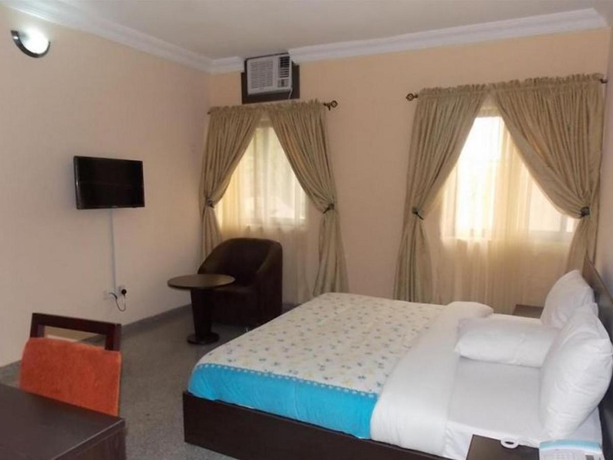Room In Lodge - Ambience Hotels Abujahome For Leisure And Business Travellers Zewnętrze zdjęcie