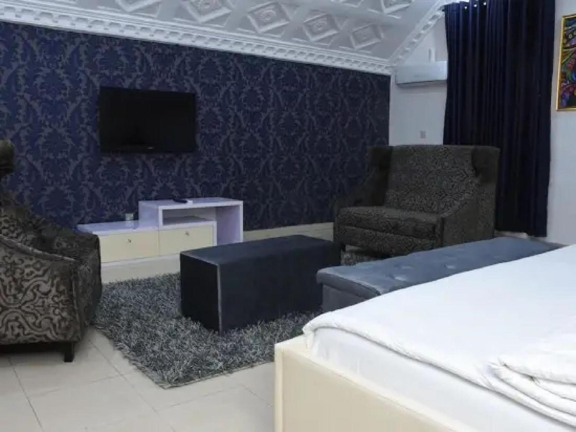 Room In Lodge - Ambience Hotels Abujahome For Leisure And Business Travellers Zewnętrze zdjęcie