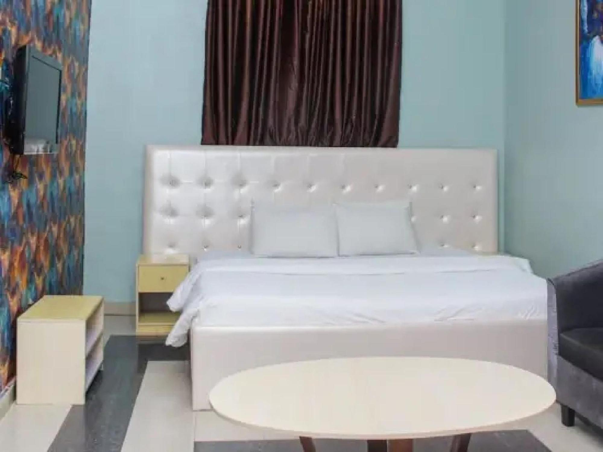 Room In Lodge - Ambience Hotels Abujahome For Leisure And Business Travellers Zewnętrze zdjęcie